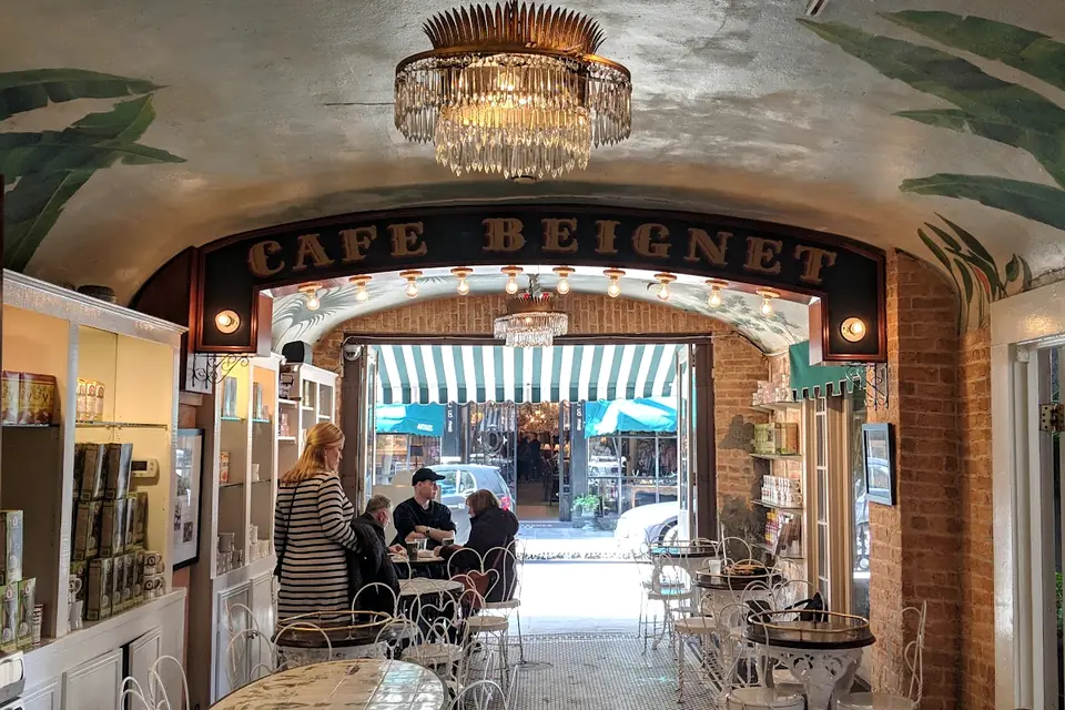 Cafe Beignet, Royal Street