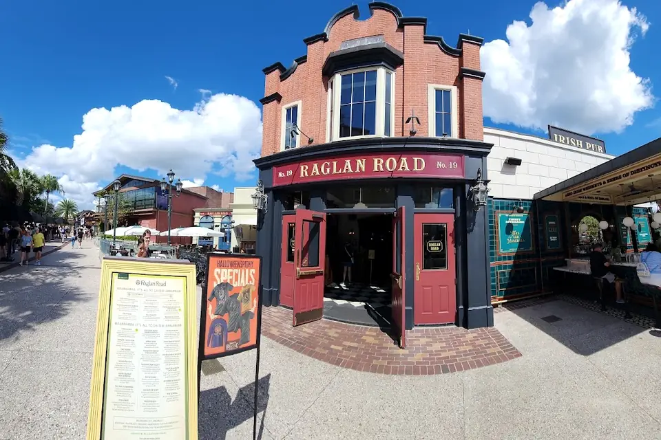 Raglan Road Irish Pub