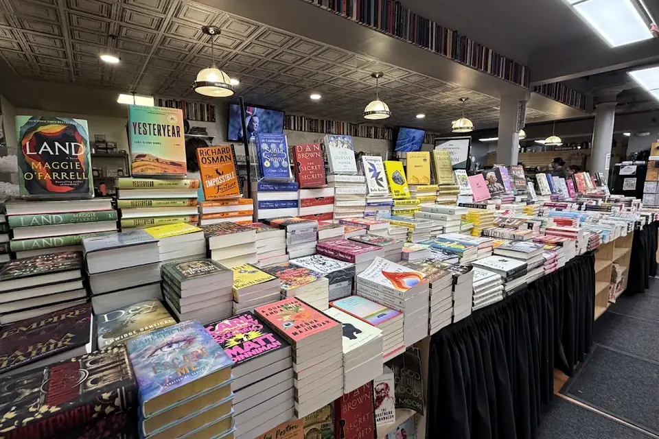 Trident Booksellers & Cafe